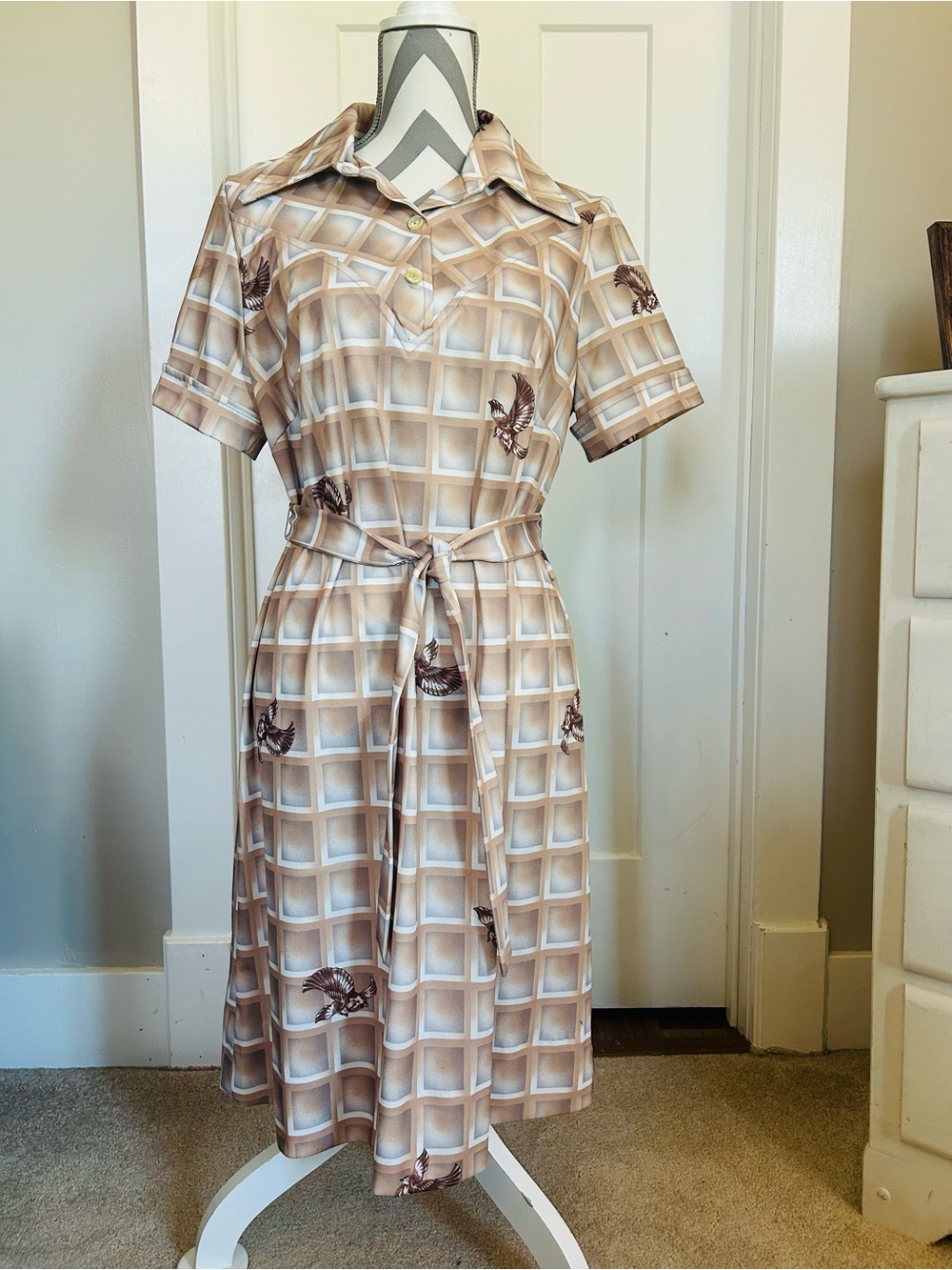 Vintage 1970’s Los Angeles Geometric Bird print shirt waist dress w/ waist tie